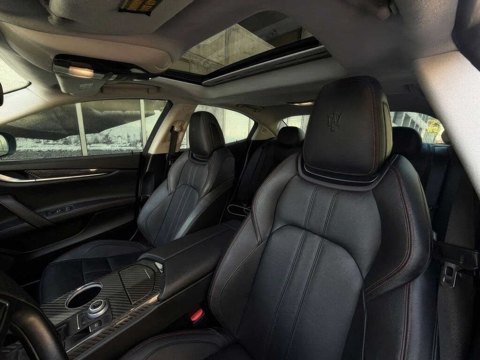 Maserati Ghibli      2019