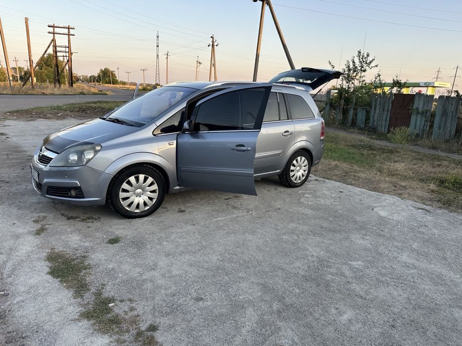 Продам Зафиру В газ/бензин