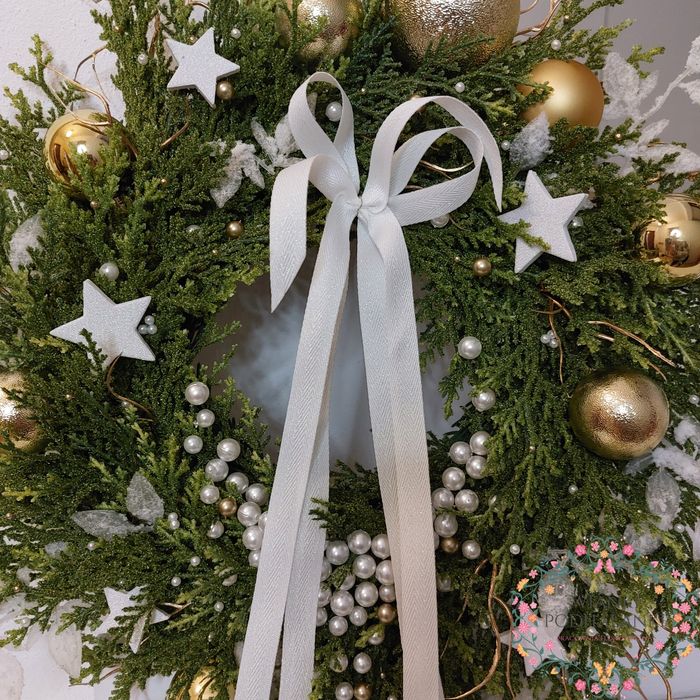 Wianek świąteczny na drzwi zimowy wieniec na drzwi perełki gwiazdki