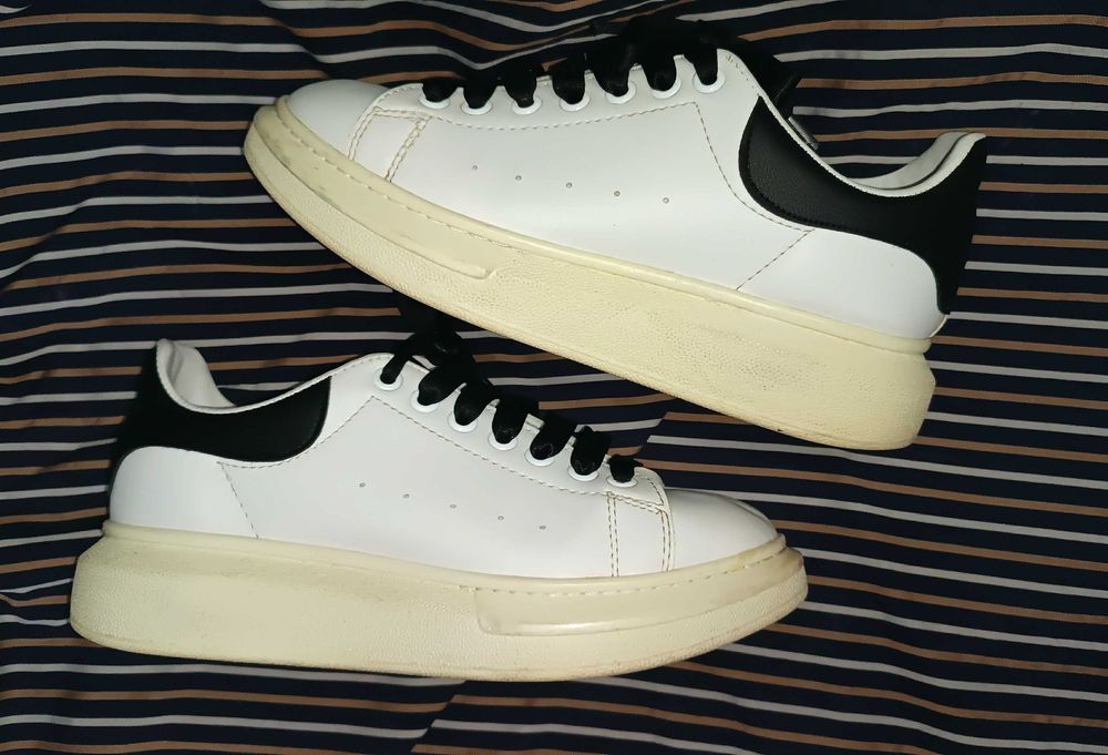 Кроссовки Alexander McQueen Италия кожаные 41 размер