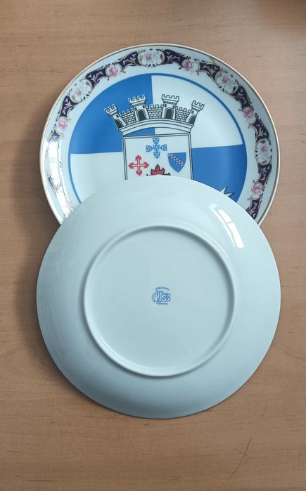 Pratos  de Porcelana