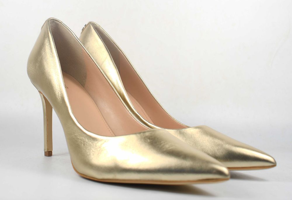 Skórzane czółenka szpikli  Guess plati rozmiar 38