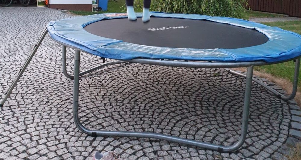 Trampolina 2,5 m średnica z siatką