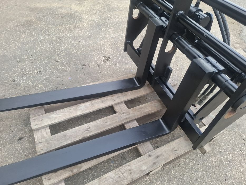 Garfos com deslocamento Manitou