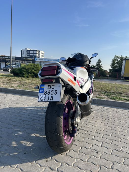 Yamaha YZF 750R