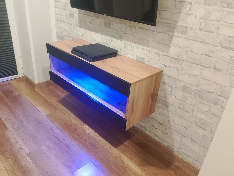 Szafka wisząca z podświetleniem led