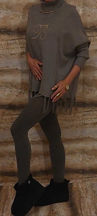 Bardzo orginalny golf w typie oversize włoskiej Marki Premium Bibione