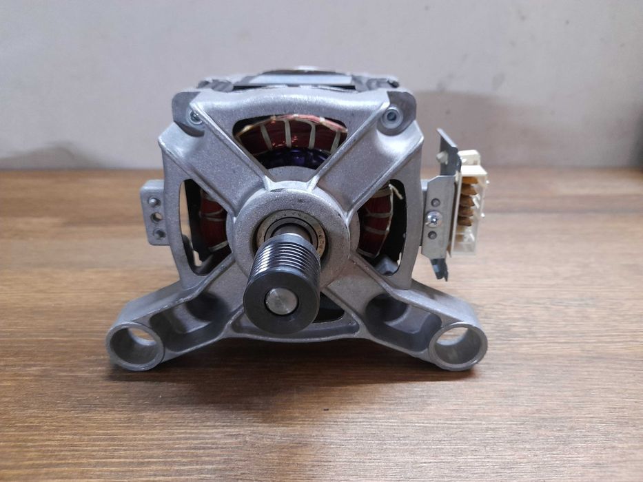 HotPoint Ariston Silnik Do Pralki YXT220-2B