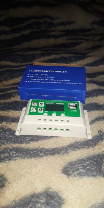 Контролер напряжения солнечних панелей 30А.