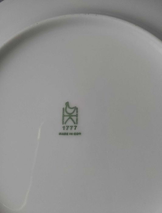 Porcelana DDR ze złotym brzegiem