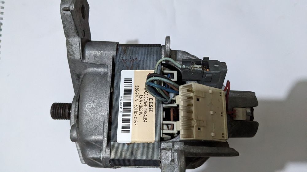 Продам двигун пралки  Indesit ITW A 5852 w
