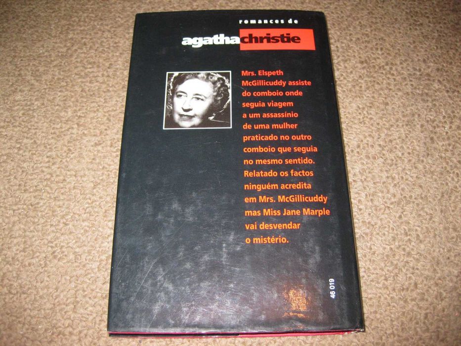 Livro "O Estranho Caso da Velha Curiosa" de Agatha Christie