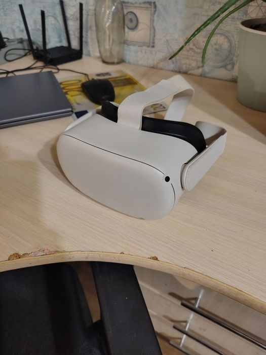 Oculus quest 2 + кейс і зарядка
