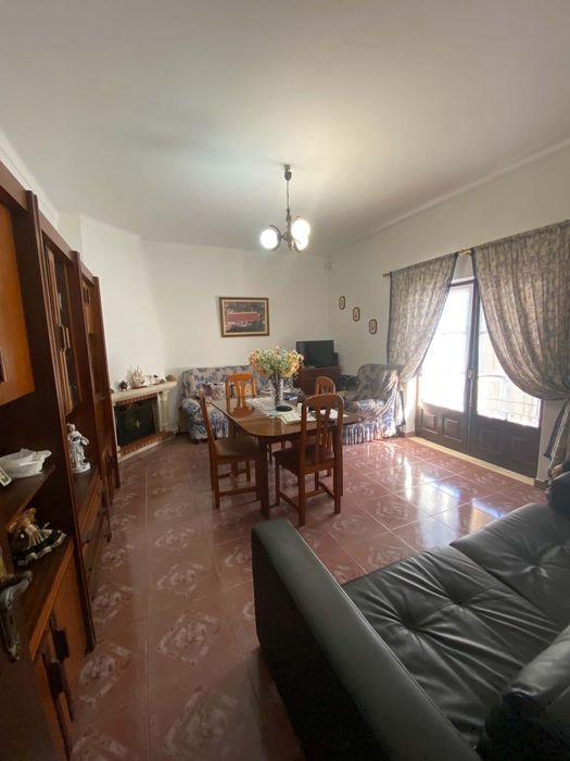 Vendo moradia T4 na Vila de Ulme