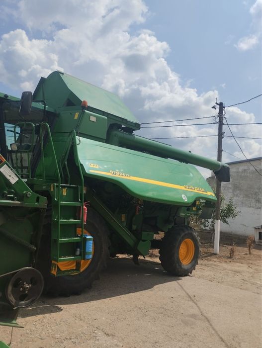 Продам комбаин Джон Дир 9780СТС 2001