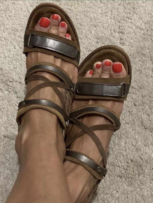 Sandalias XUZ - tamanho 38