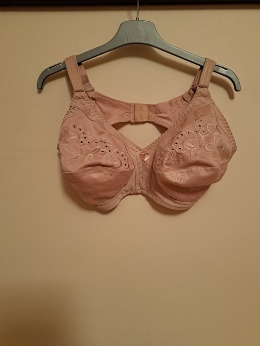 Biustonosz beżowy bezfiszbinowy miękki 42DD/ 95DD - nowy Olecko • OLX.pl