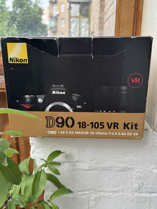 Цифровой фотоаппарат Nikon D90 Kit 18-105 VR