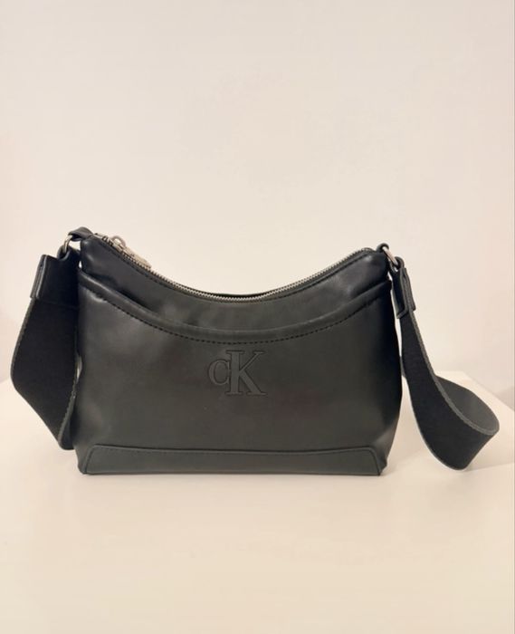 Calvin Klein Torebka Sleek Round Sb22 Solid K60K610402