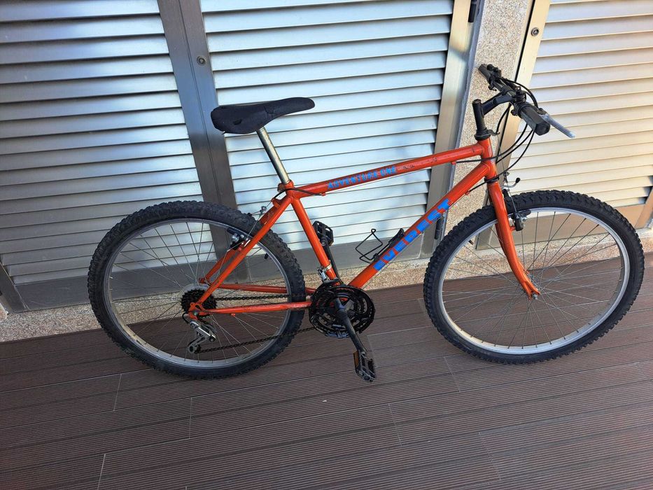 Bicicleta com pouco uso