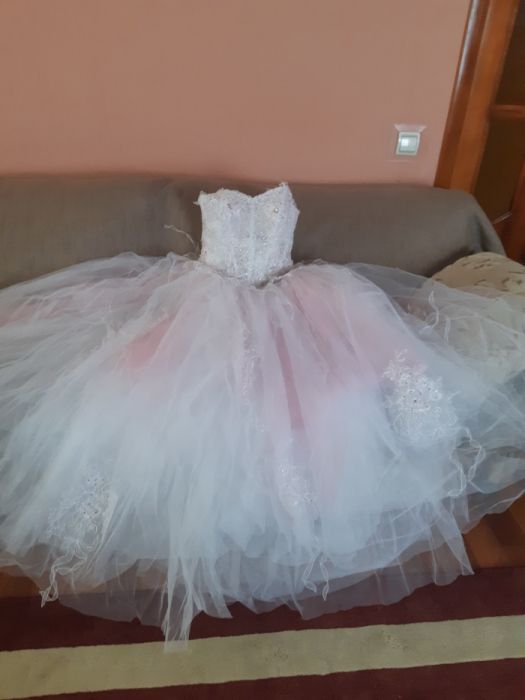 Плаття весільне з камінчиками Svarovski .