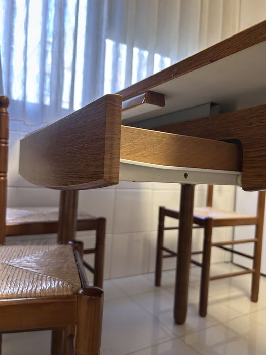 Conjunto Mesa extensivel + cadeiras + banco(madeira maciça,com gaveta)