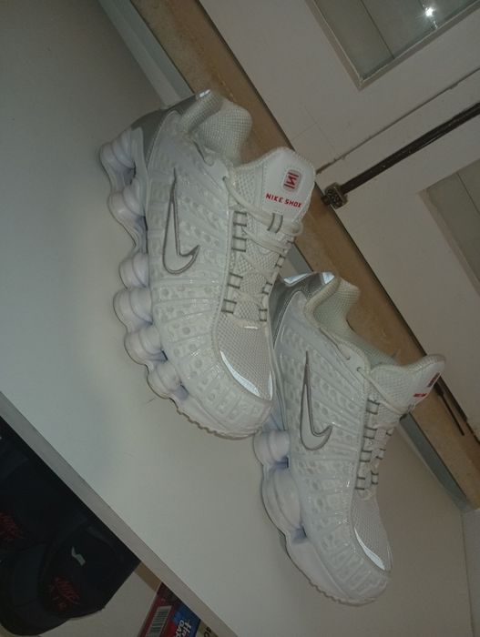 Nike shox brancos