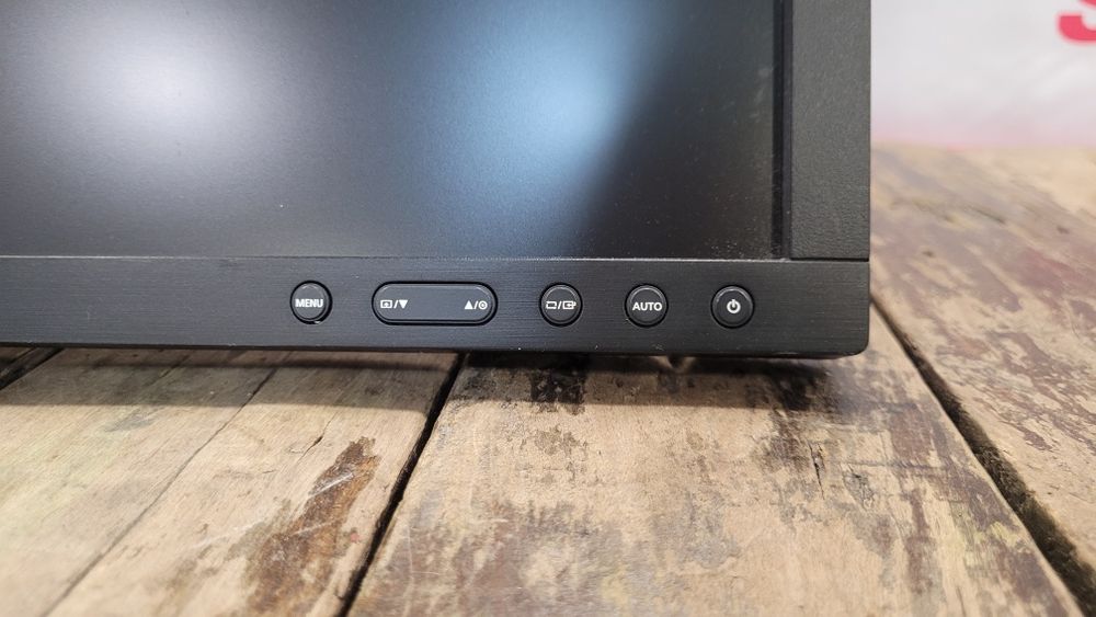 Монитор Samsung LS24 E65