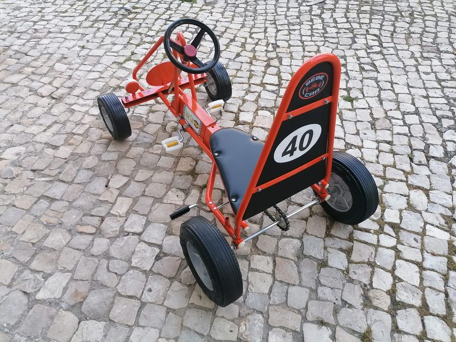 Carrinho kart a pedais Bebecar