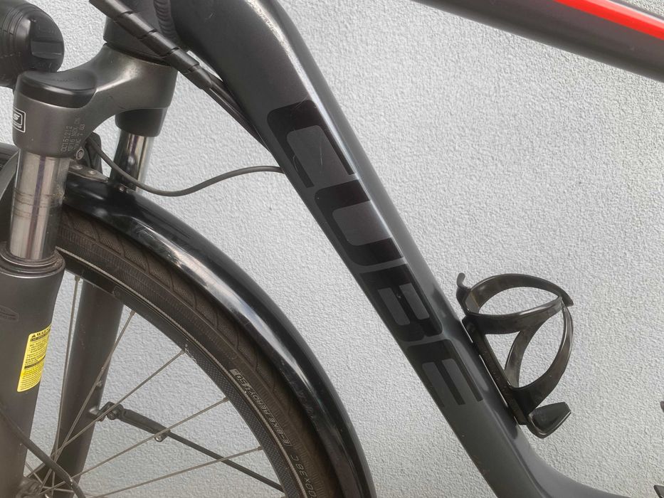 cube touring hybrid elektryczny rower trekkingowy bosch performance