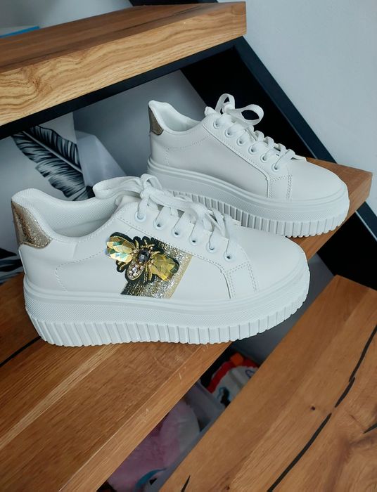 Sneakersy z ważką