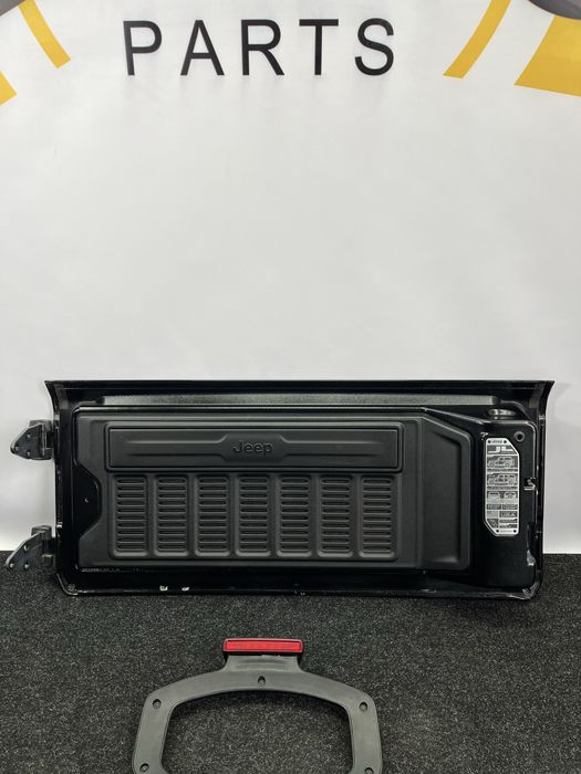 Кришка багажника кріплення запаски ляда на Jeep Wrangler JL 2018-2025
