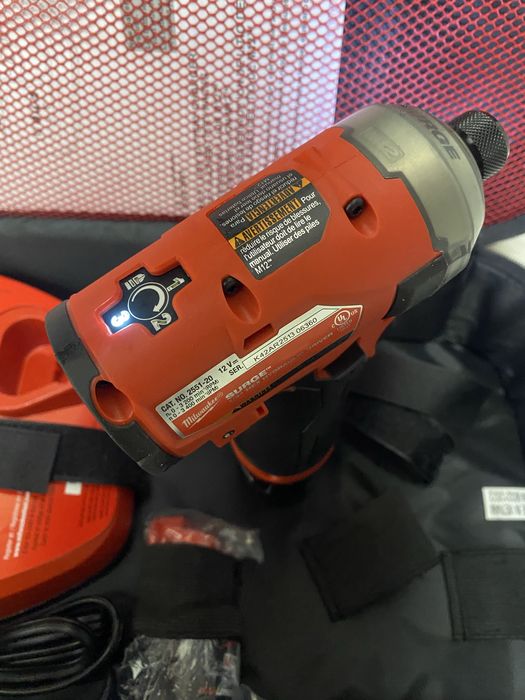 MILWAUKEE 2551-22FUEL гідравлічний імпакт привезено з США