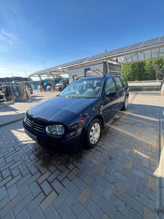 Продаю машину Volkswagen