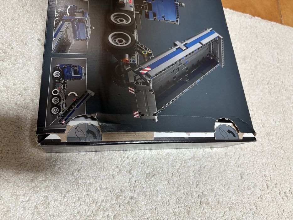 LEGO Technic Camião Basculante Inclinável - 42203