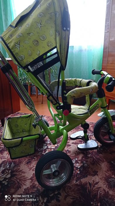 Продається триколісний ровер салатовий колір кола добрі