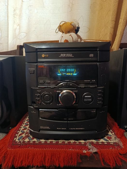 Музикальний центри LG  FFH 3785