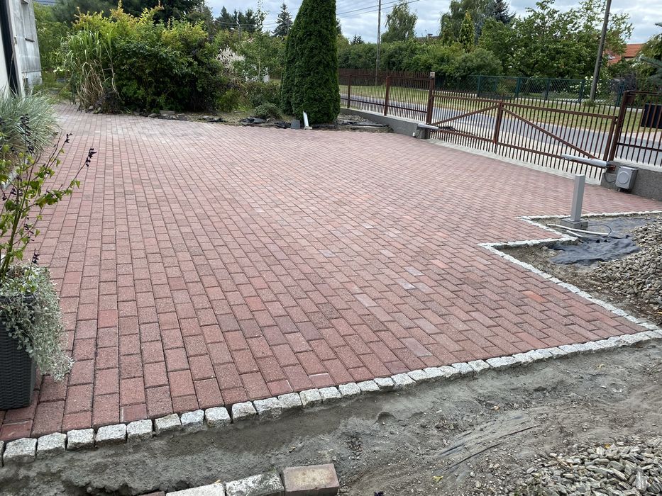 Ukladanie kostki brukowej