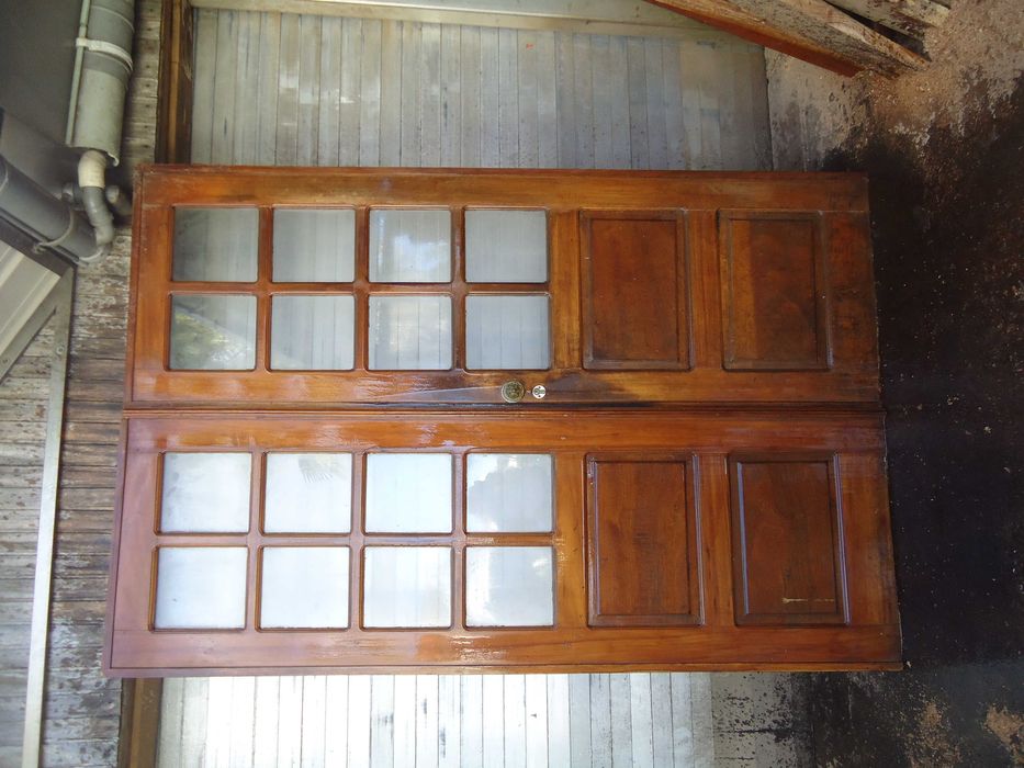 Portas  e janelas em madeira estrangeira64751797756546123