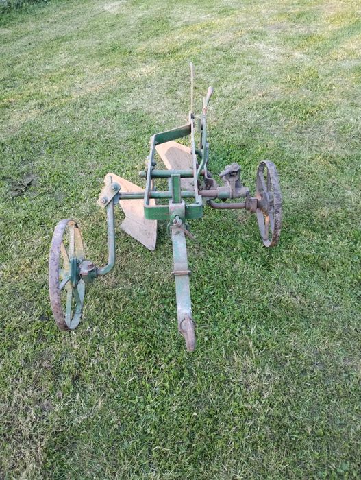 Pług.dwuskibowy sprawny