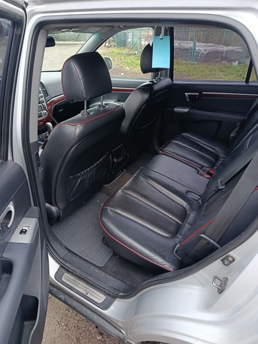 Продається Hyundai Santa FE надійне, обслужена сімейне авто.