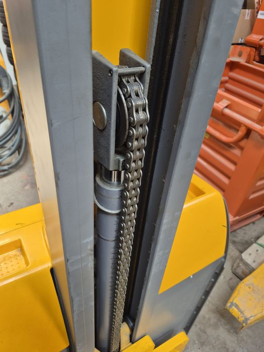 Wózek paletowy elektryczny