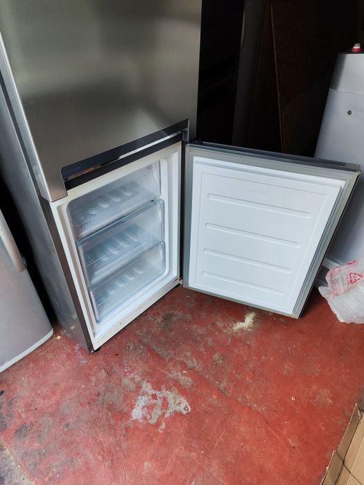 Продам холодильник Indesit