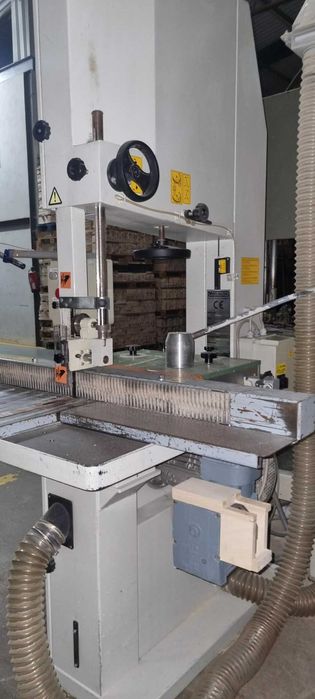 Serra de fita semiautomática