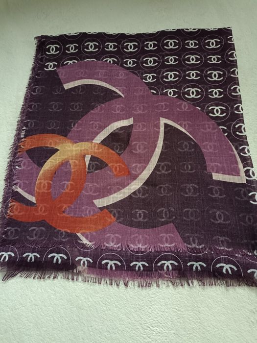 Szalik Chanel/ Logo wełna