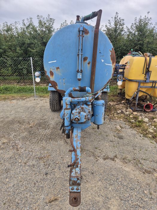 Beczkowóz 3500l  uszkodzony