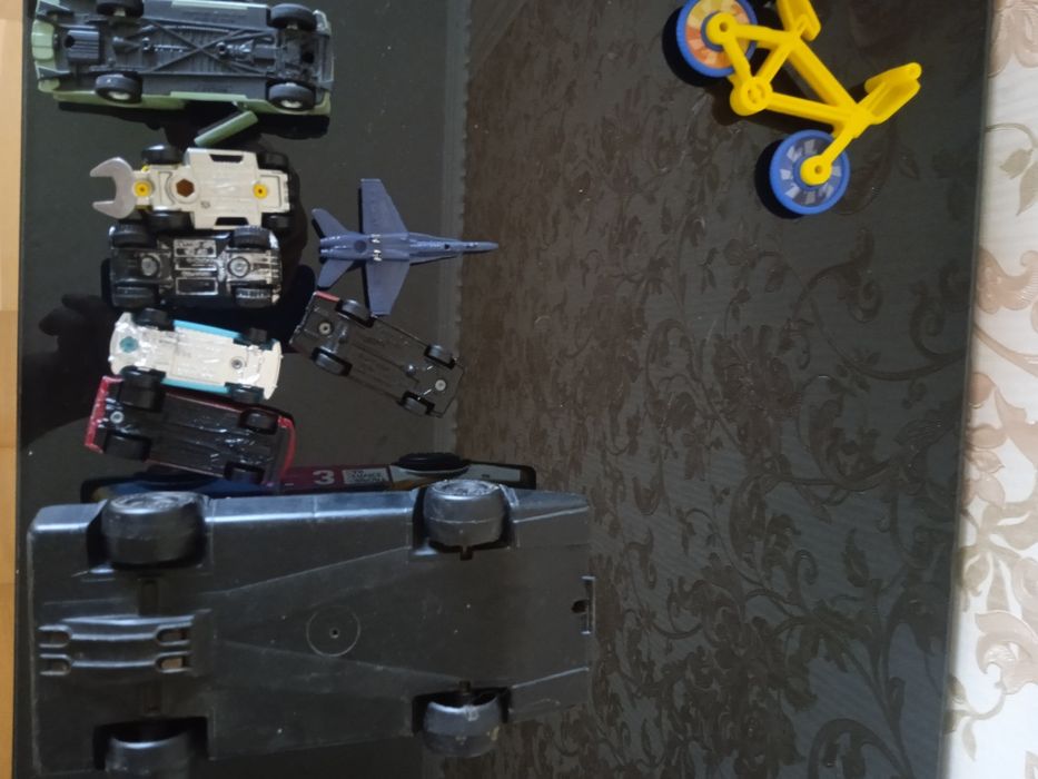 Металічні дитячі машинки