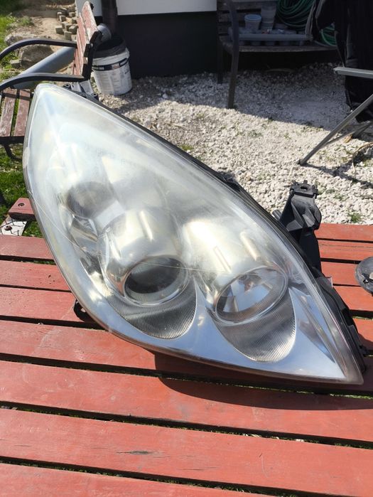 Lampa przednia opel vectra c lift z silniczkam lampa prawa
