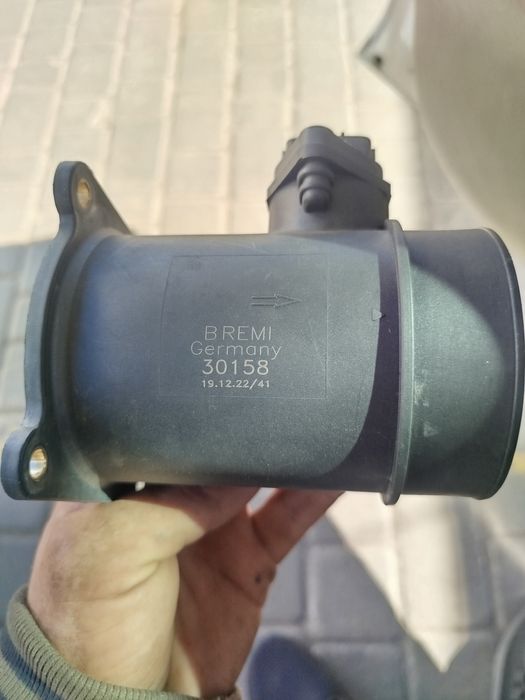 Датчик расхода воздуха (ДМРВ) Nissan Primera P11/P12 2.0 (Bremi 30158)