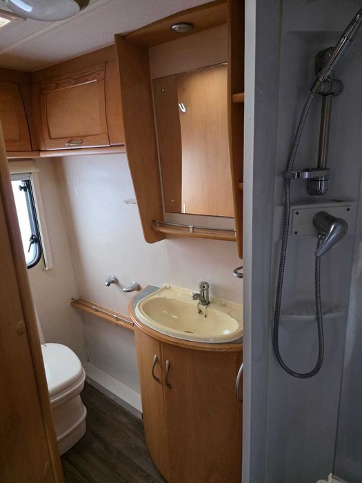 Caravana inglesa Lexon duplo rodado